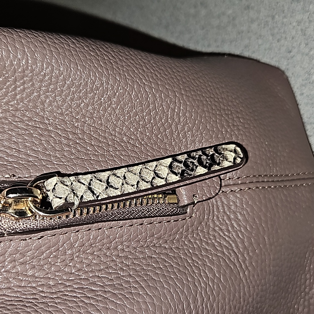 KATE SPADE POCKET BOOK - Picture 14 of 14